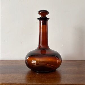 Amber Glass Decanter with Stopper